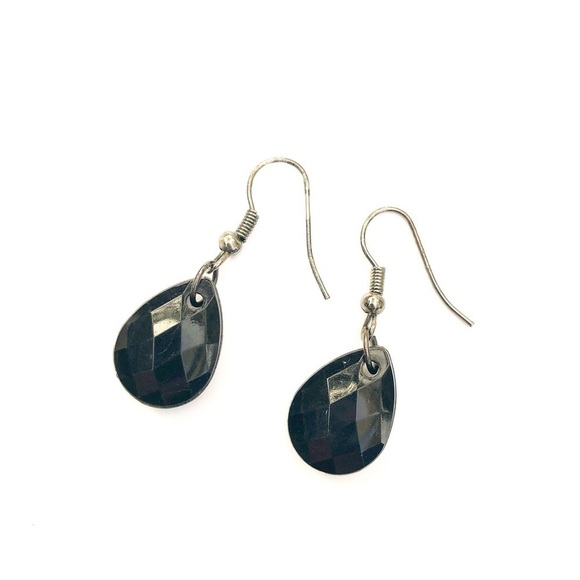 𝅺Black Oval Pendant Earring - Picture 6 of 6